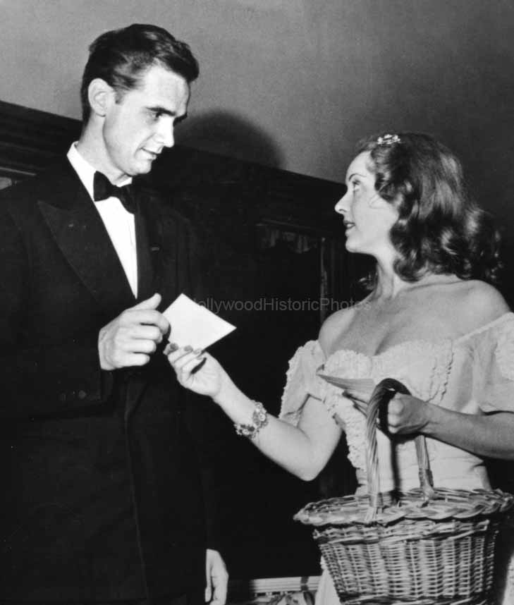 Howard Hughes 1937.jpg